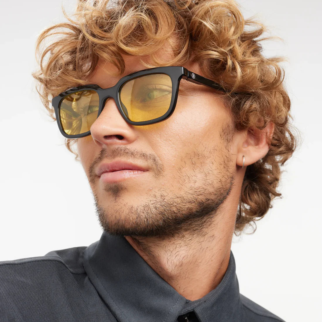 HOLLY Black Noir Glossy Ambar Solar